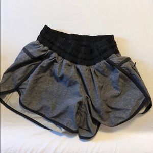 Gray lulu lemon running shorts with side pocket